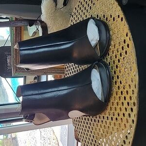 BCBGeneration Modern Cutout Wedges Size 8.5 Black Leather